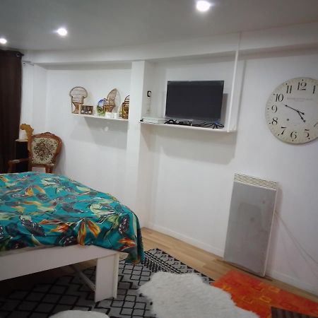 Chambre Chez L'Habitant Saint-Pierre-le-Moutier Экстерьер фото